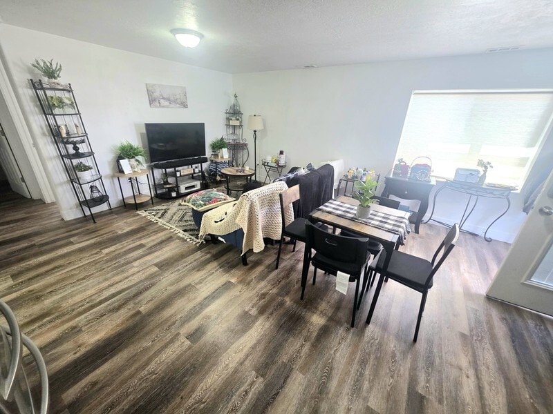 Building Photo - 142 E 2200 S