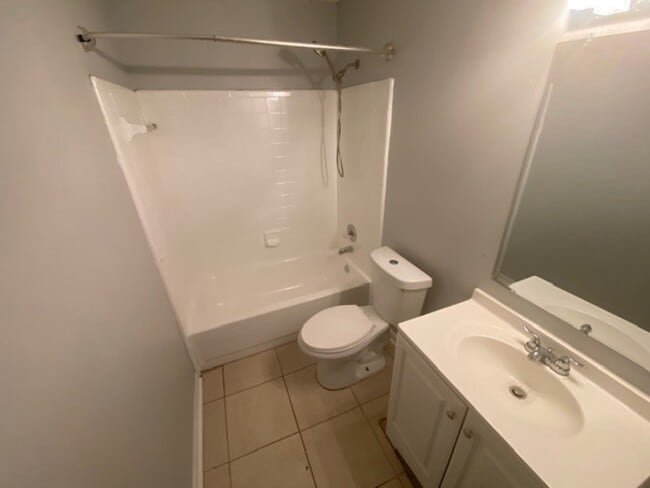 Building Photo - 2591 Malibu Cir