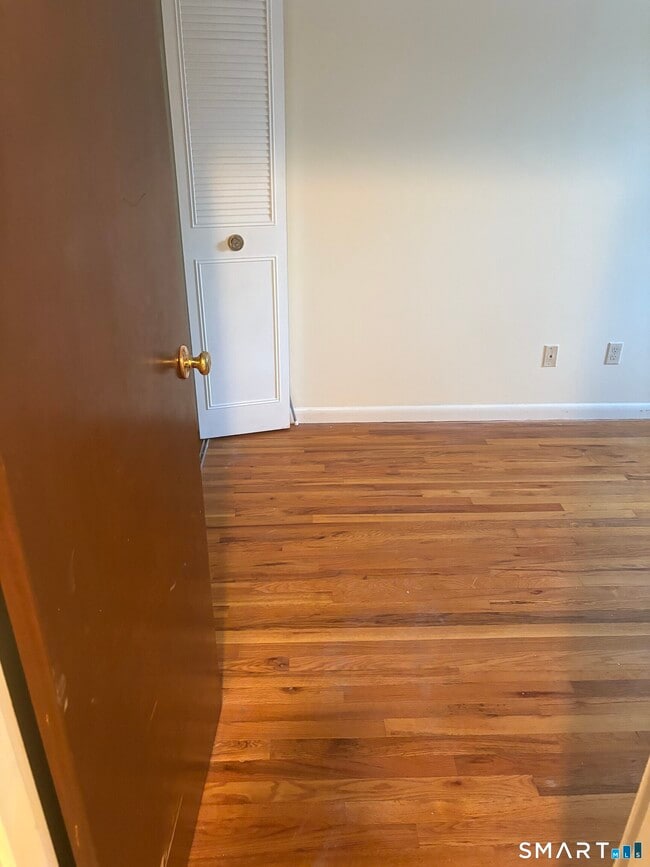 Building Photo - 21 River Pl