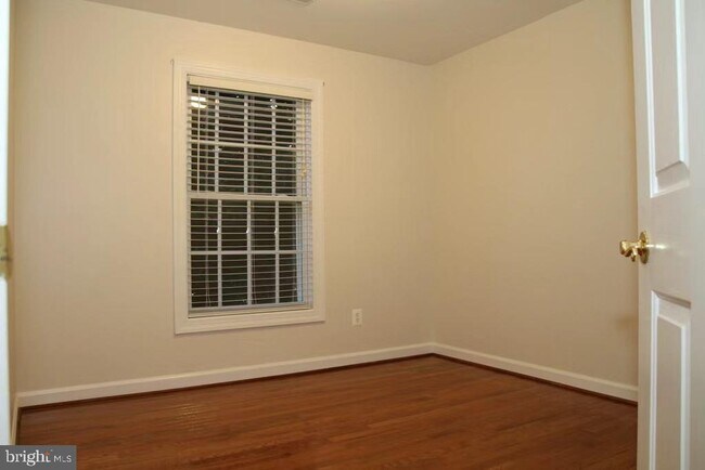 Building Photo - 12423 Falconbridge Dr