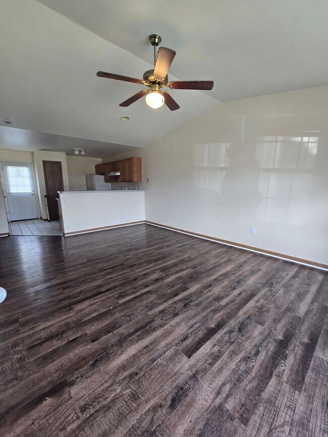 Building Photo - 1504-1506 Native Dancer Ct.