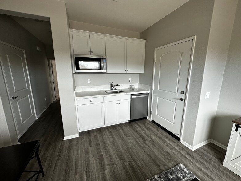 Building Photo - 26796 Baneberry Ct