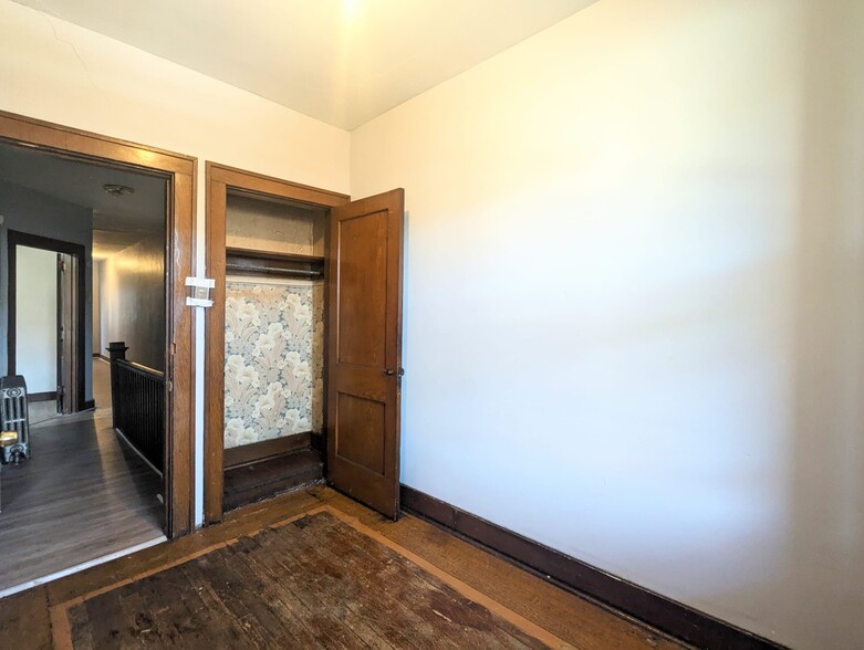 Building Photo - 2120 Bedford Ave