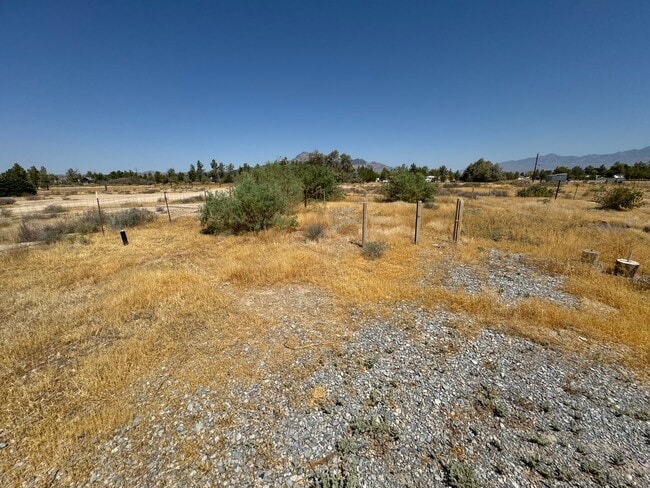 Building Photo - Charming 3-bedroom home located in the picturesque town of Pahrump!