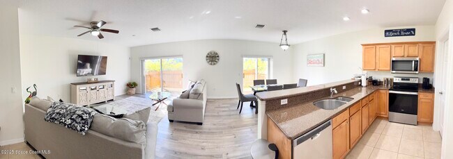 Building Photo - 121 Majestic Bay Ave