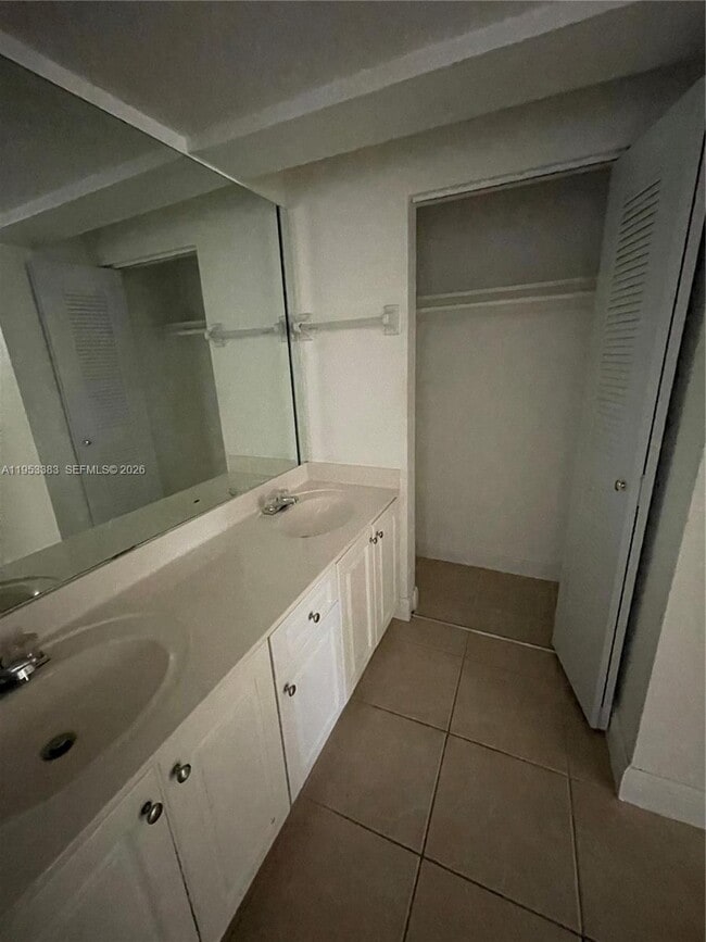 Building Photo - 8500 SW 109th Ave