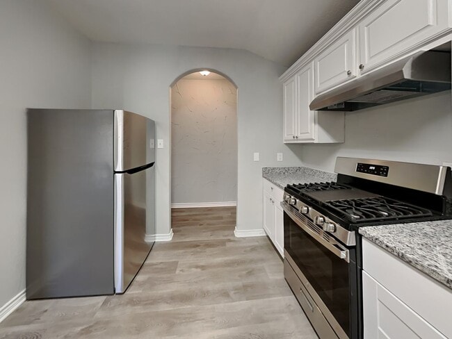 Building Photo - Updated 4-Bedroom Corner Lot Home with Granite Kitchen in Irving, TX