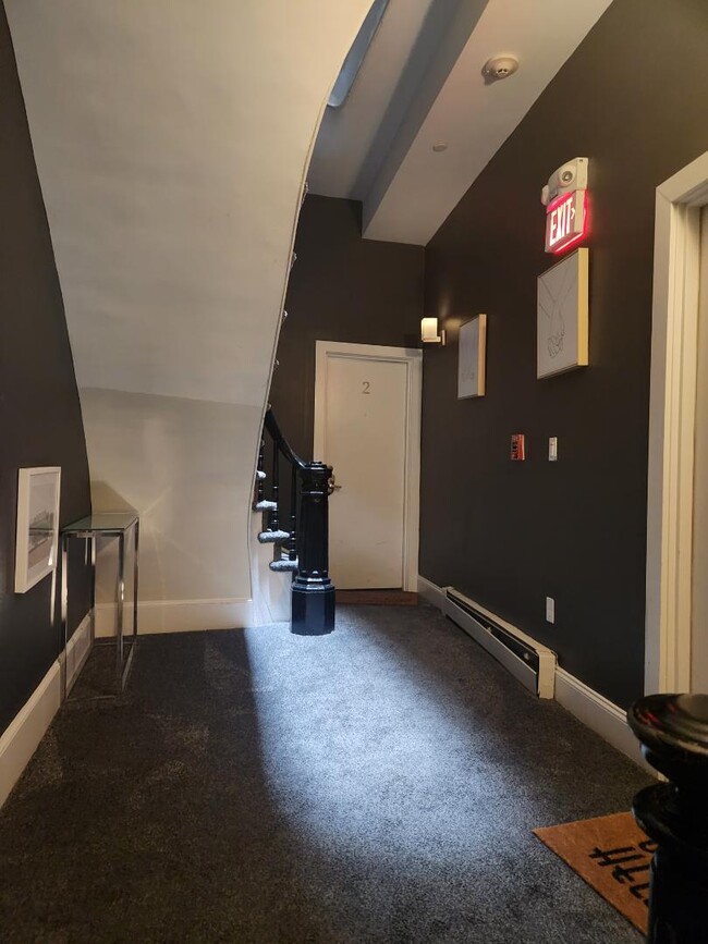 Building Photo - 784 Tremont St