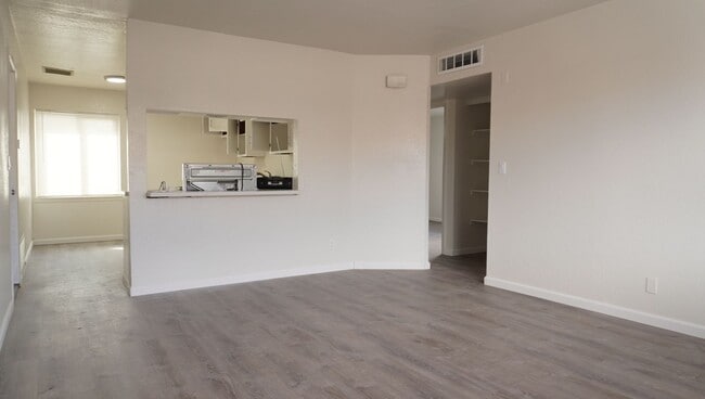 Building Photo - 139 S Norma St