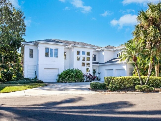 Building Photo - 5018 63rd Dr W