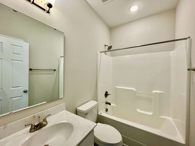 Building Photo - 3 Bed, 2 Bath Nest In Parkton