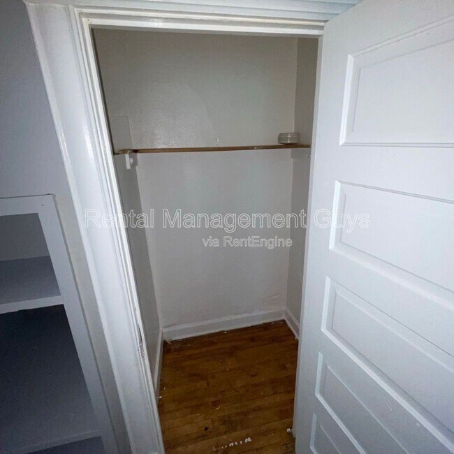 Building Photo - 2931 N Bryant Ave