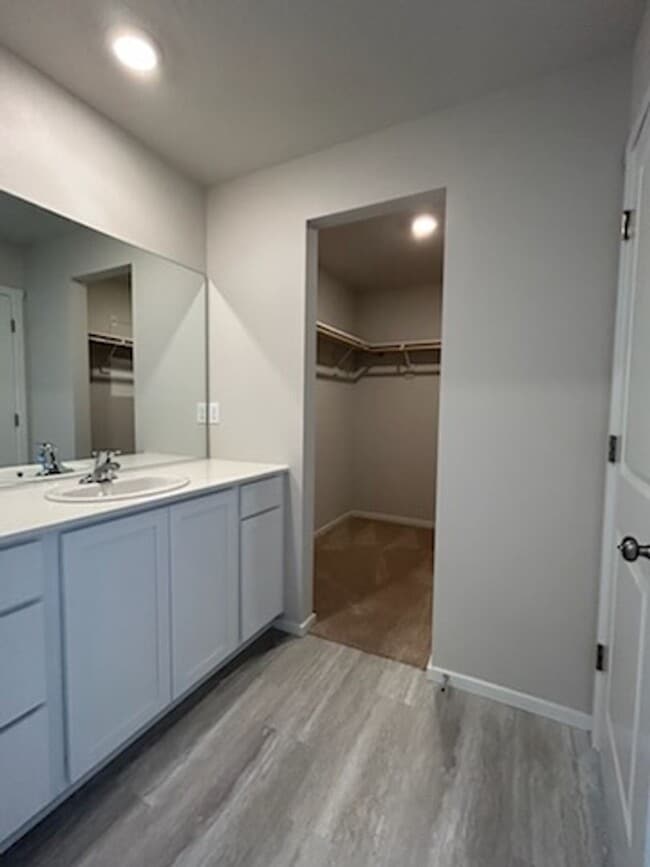 Building Photo - Brand New & Beautiful- 4 bed/2.5 ba + Loft, EV Garage Charging, Quartz Countertops, Fenced Yard!