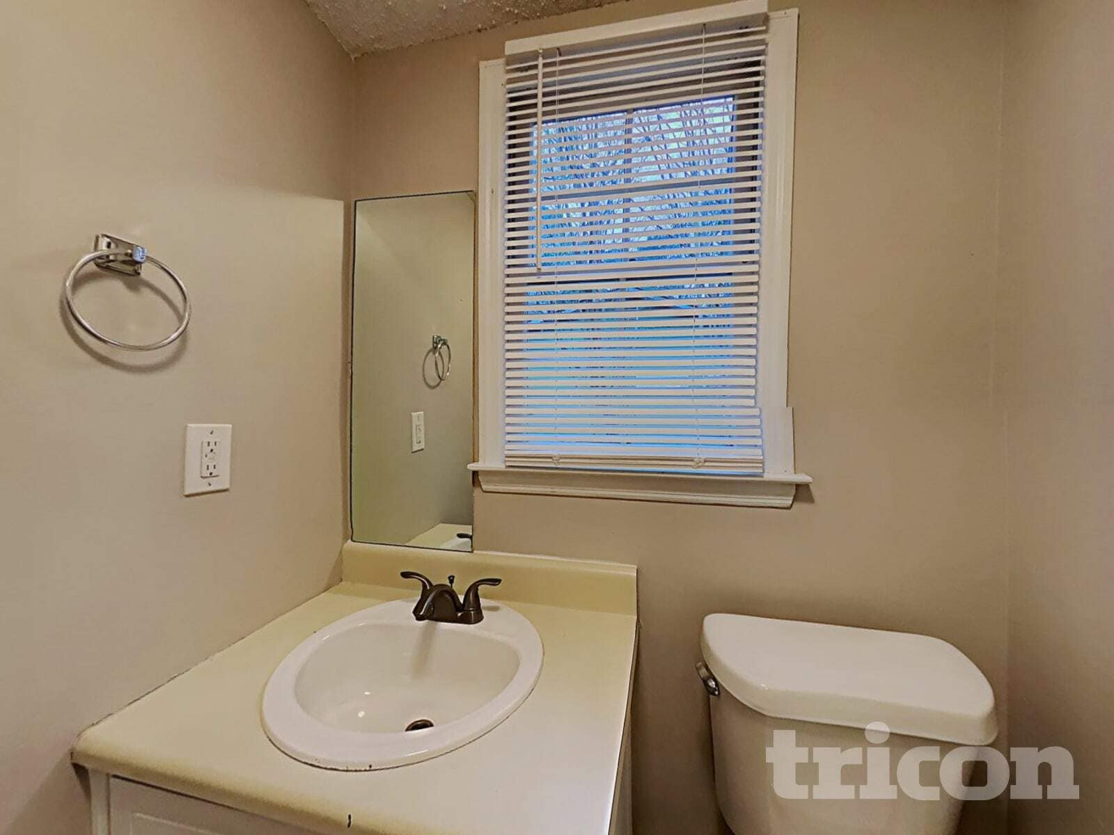 Building Photo - 4659 Sierra Ct