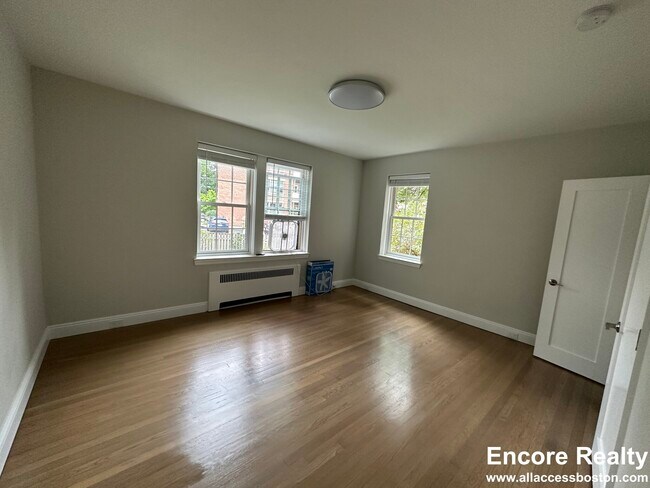 Building Photo - 24 Park St