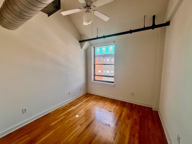 Building Photo - 505 4th St