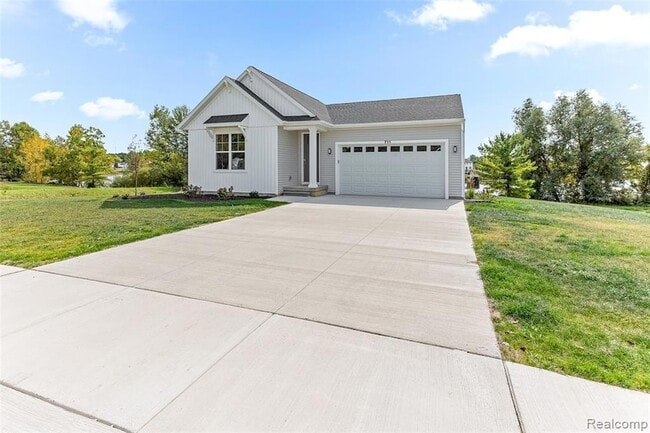 Building Photo - 711 W Windward Way
