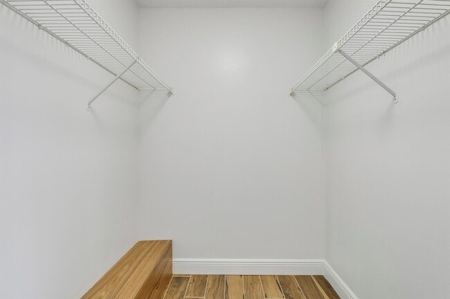 Building Photo - 2324 23rd Ct