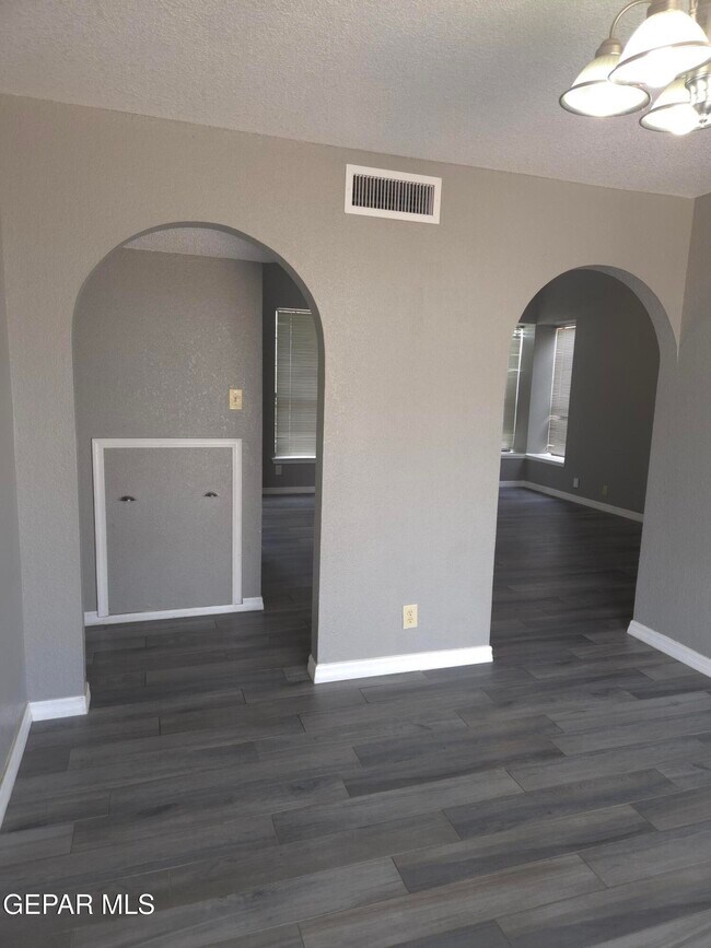 Building Photo - 4629 Loma Grande Dr