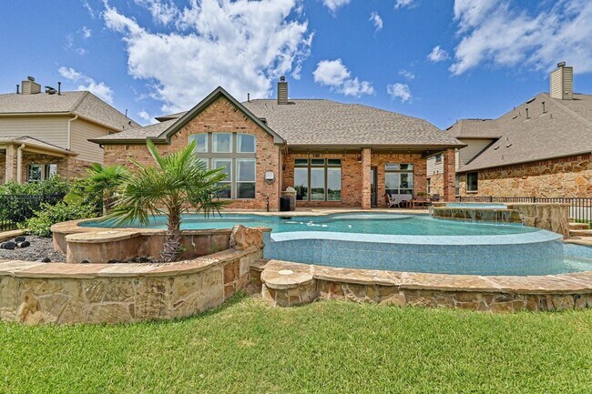 Building Photo - 4303 Woodledge Pl