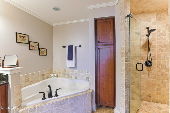 Building Photo - 120 Bay St