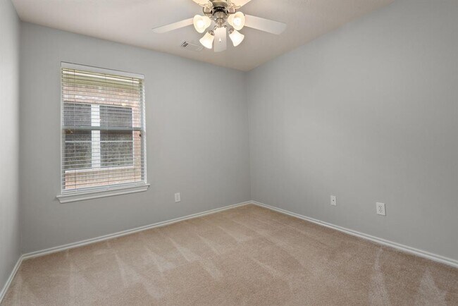 Building Photo - 26873 Armor Oaks Dr