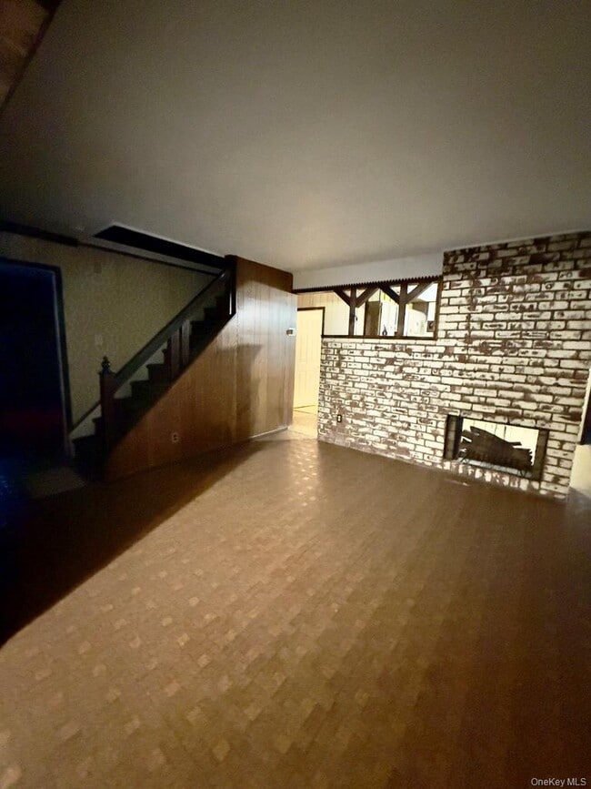 Building Photo - 107 Ball Park Ln