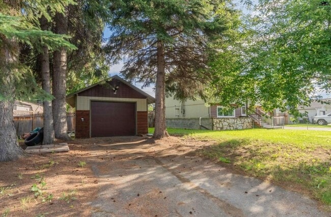 Building Photo - 4-Bedroom Fairbanks Home with Garage, Deck...