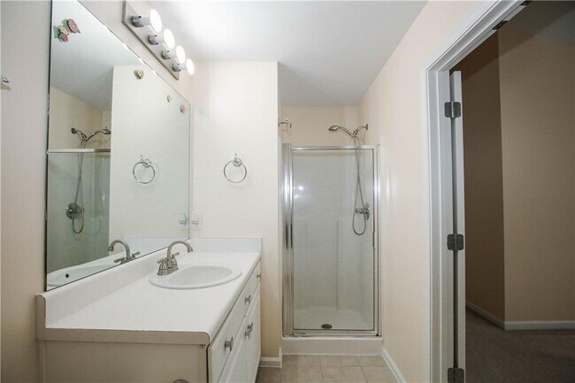 Building Photo - 3801 Thayer Trace