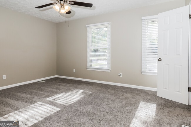 Building Photo - 7383 Fernwood Dr