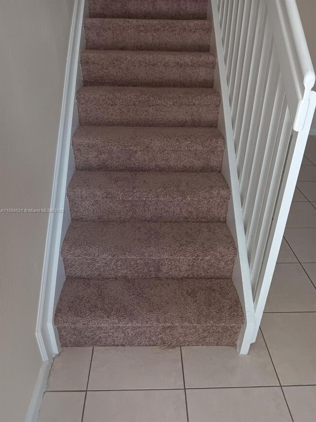 Building Photo - 2707 SW 82nd Ave