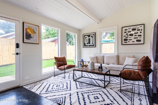 Building Photo - 1671 Trigg St