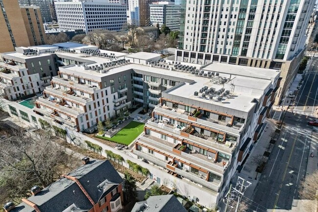 Building Photo - 775 Juniper St NE