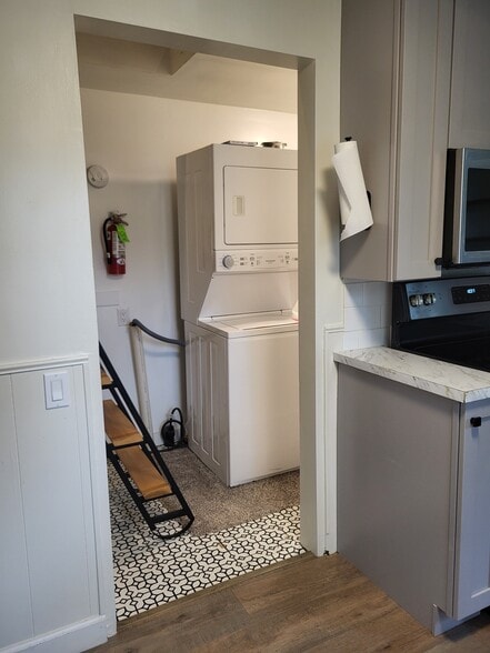 Laundry room from kitchen - 1135 Ralph St
