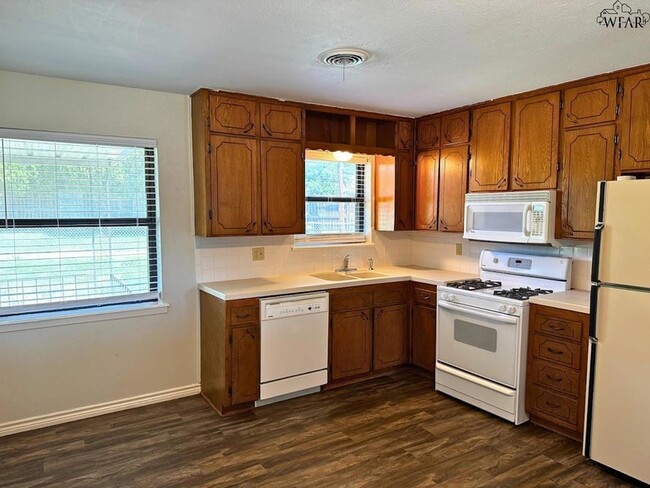 Building Photo - 4610 N Eden Hills Cir