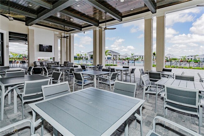 Building Photo - 5527 Double Eagle Cir