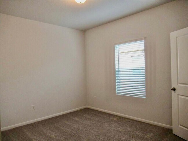 Building Photo - 1232 Whippletree Trl