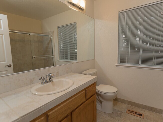 Building Photo - 1348 Fountain Springs Cir
