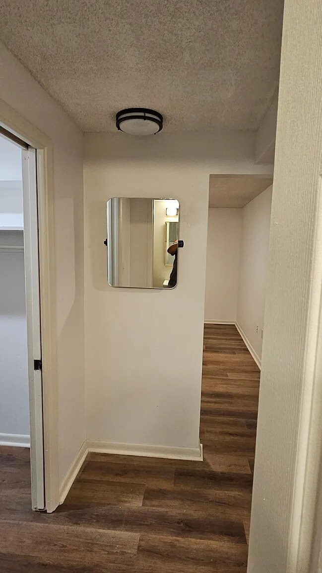 Building Photo - 1112 W Main St