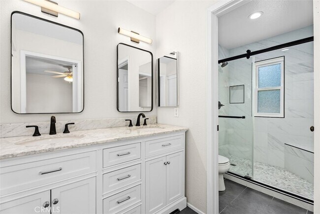 Building Photo - 5847 E Rocking Horse Way
