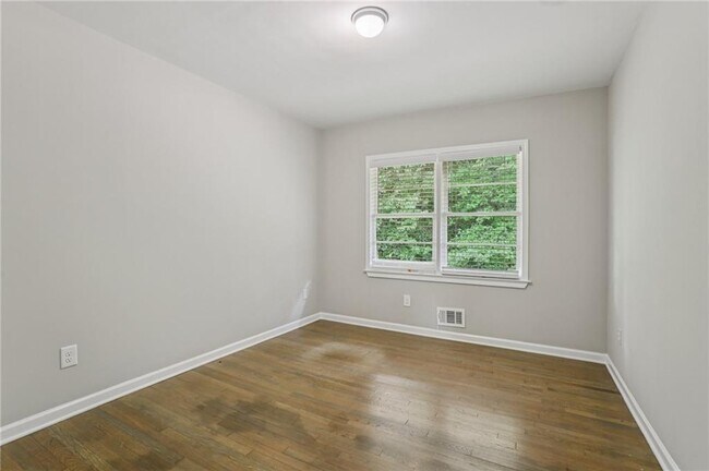 Building Photo - 3731 N Druid Hills Rd