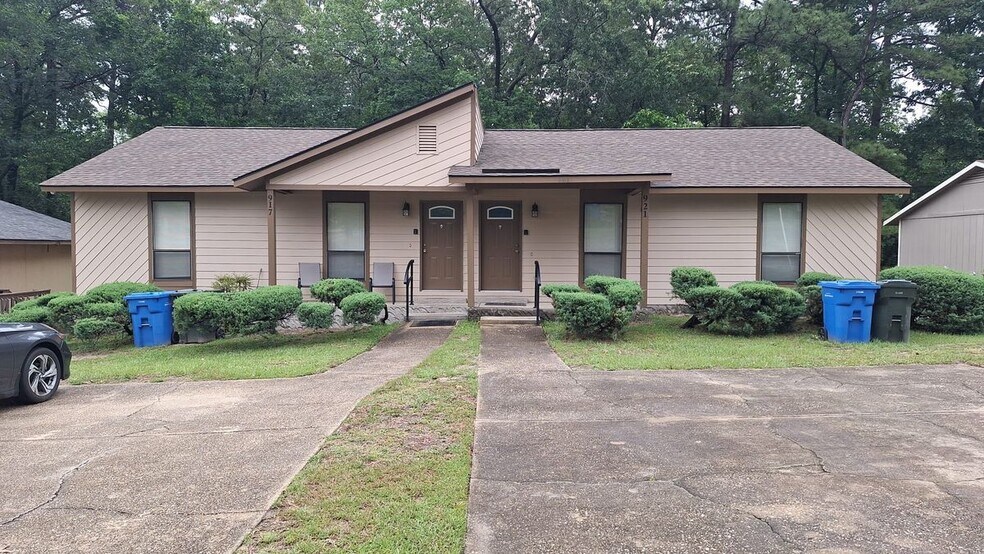 Building Photo - 917 Odom Dr