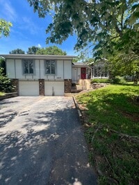 Building Photo - 4 bedroom/2 bath house