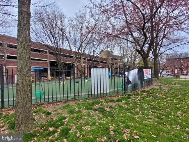 Building Photo - 1106 Lombard St