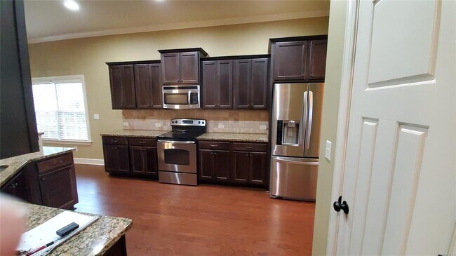 Building Photo - 3718 Weston Pl