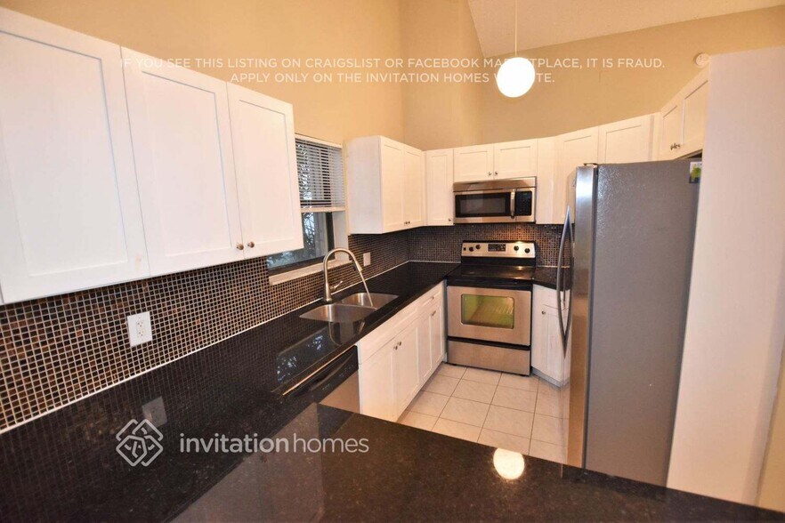 Building Photo - 100 Azalea Cir