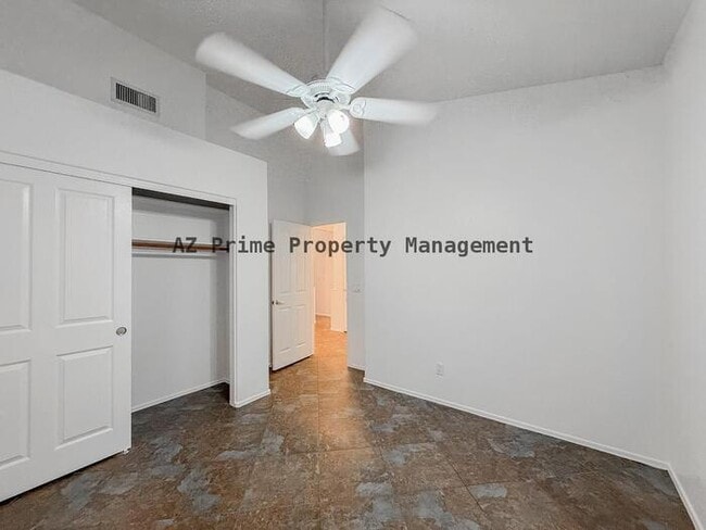 Building Photo - 890 N Bullmoose Dr