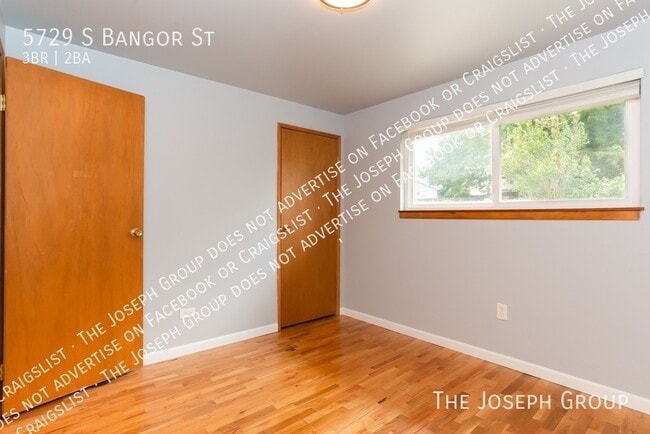 Building Photo - 5729 S Bangor St