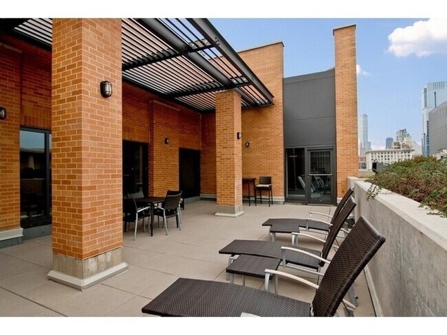 Building Photo - 520 S State St