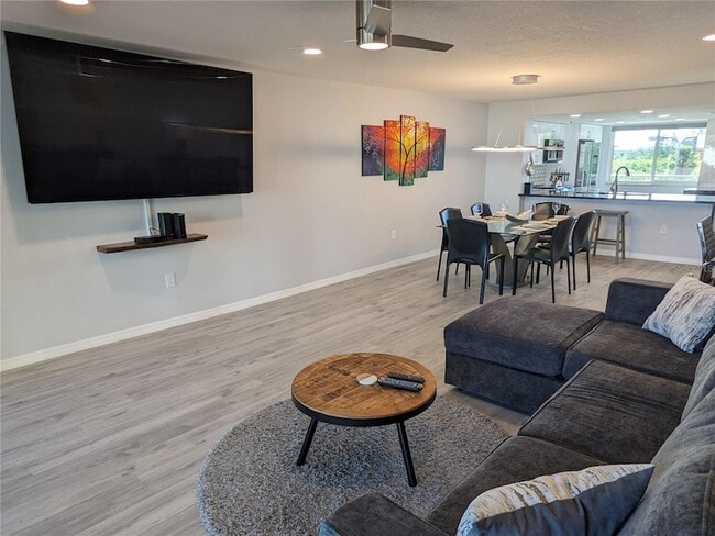 Building Photo - 19111 Vista Bay Dr